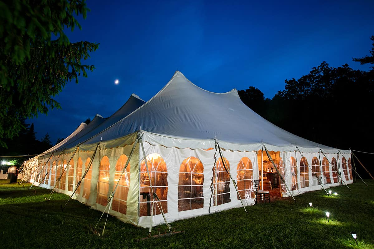 Guide to Choosing the Right Outdoor Tent for Party Rental Needs