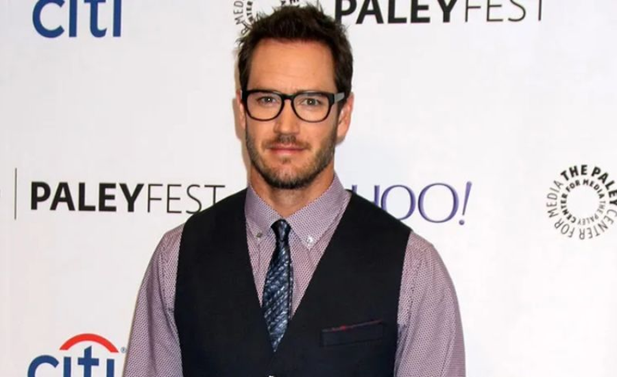 About Mark-Paul Gosselaar